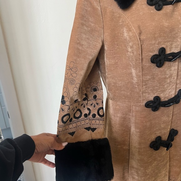 Vintage Bohemian 1970’s Coat 70’s Faux Fur Embroidered Coat - Picture 6 of 15
